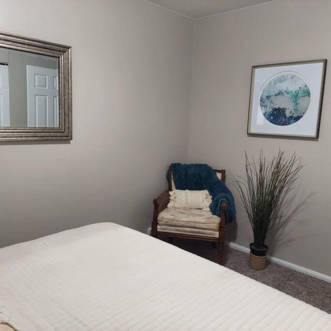 Cheerful 3 Bedroom House. Great Location 콜로라도스프링스 외부 사진