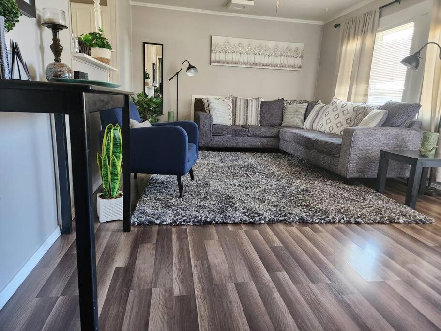 Cheerful 3 Bedroom House. Great Location 콜로라도스프링스 외부 사진