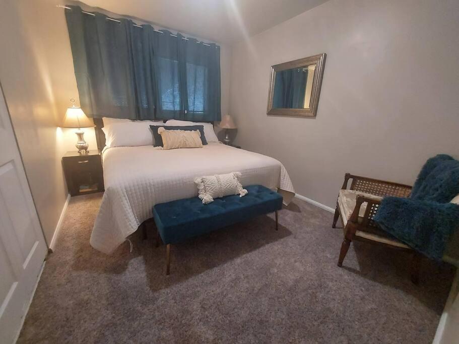 Cheerful 3 Bedroom House. Great Location 콜로라도스프링스 외부 사진